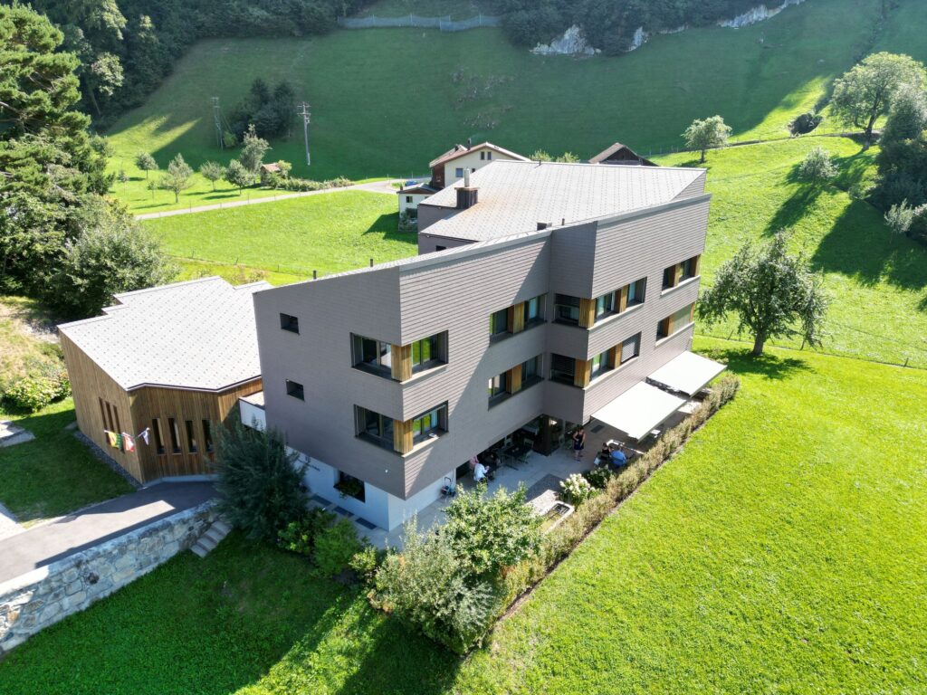 Haus Vinzenz Pallotti in Morschach aus der Luft