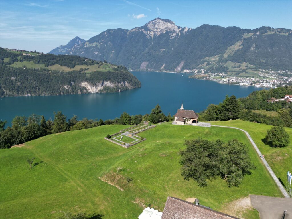 Marienkapelle und Friedhof über dem Vierwaldstättersee, Morschach